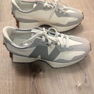 New Balance Women's White and Gray Sneakers size 7 worn once like new no box
